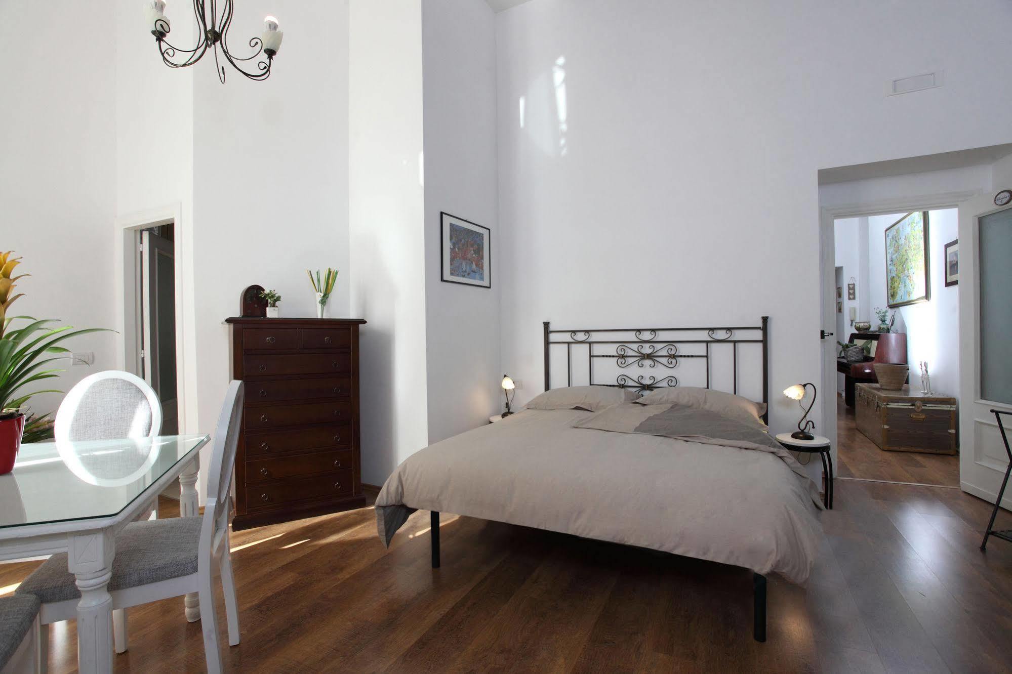 Napoli Pietrasanta Lt Bed and Breakfast Exteriör bild