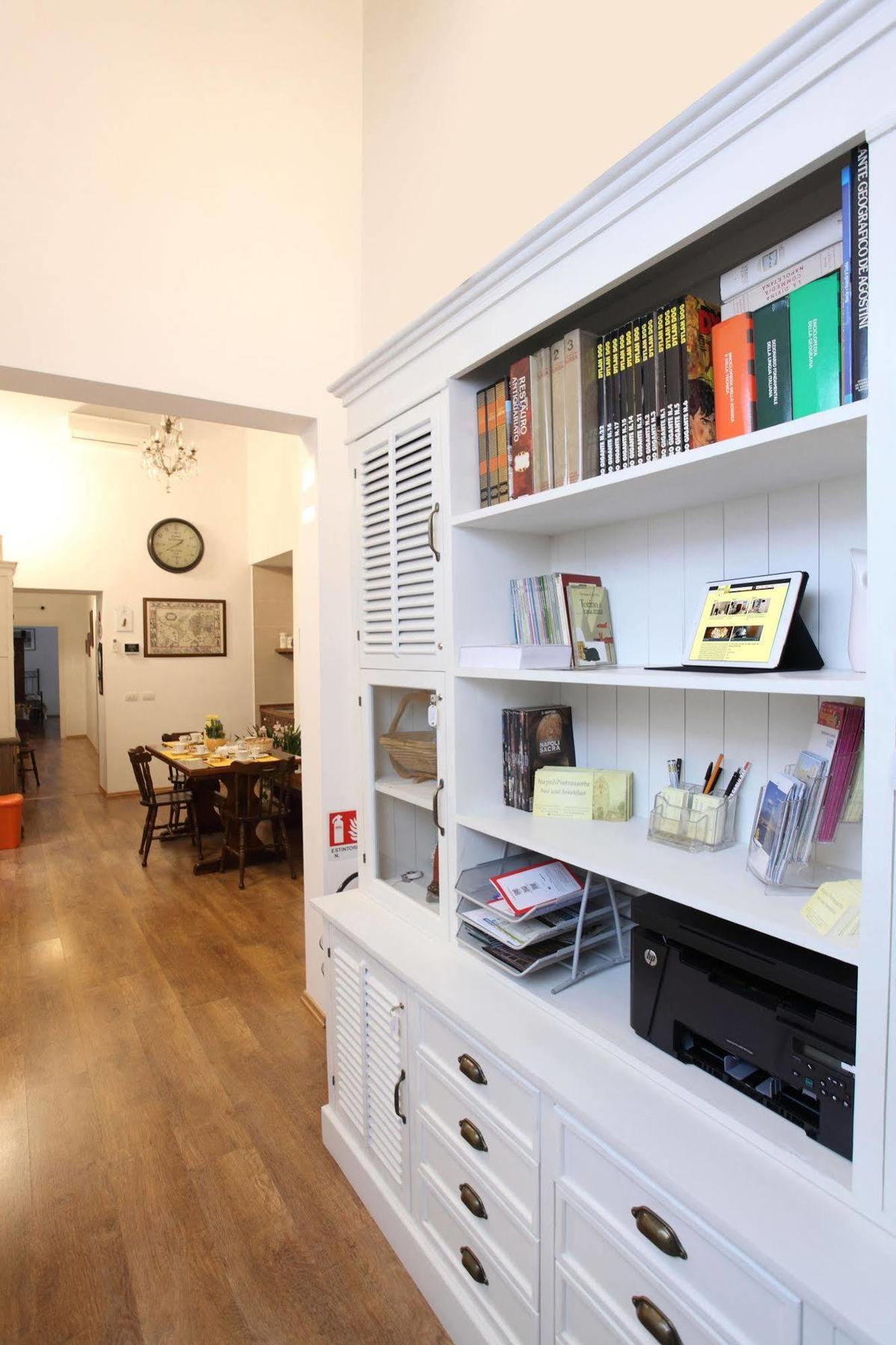 Napoli Pietrasanta Lt Bed and Breakfast Exteriör bild